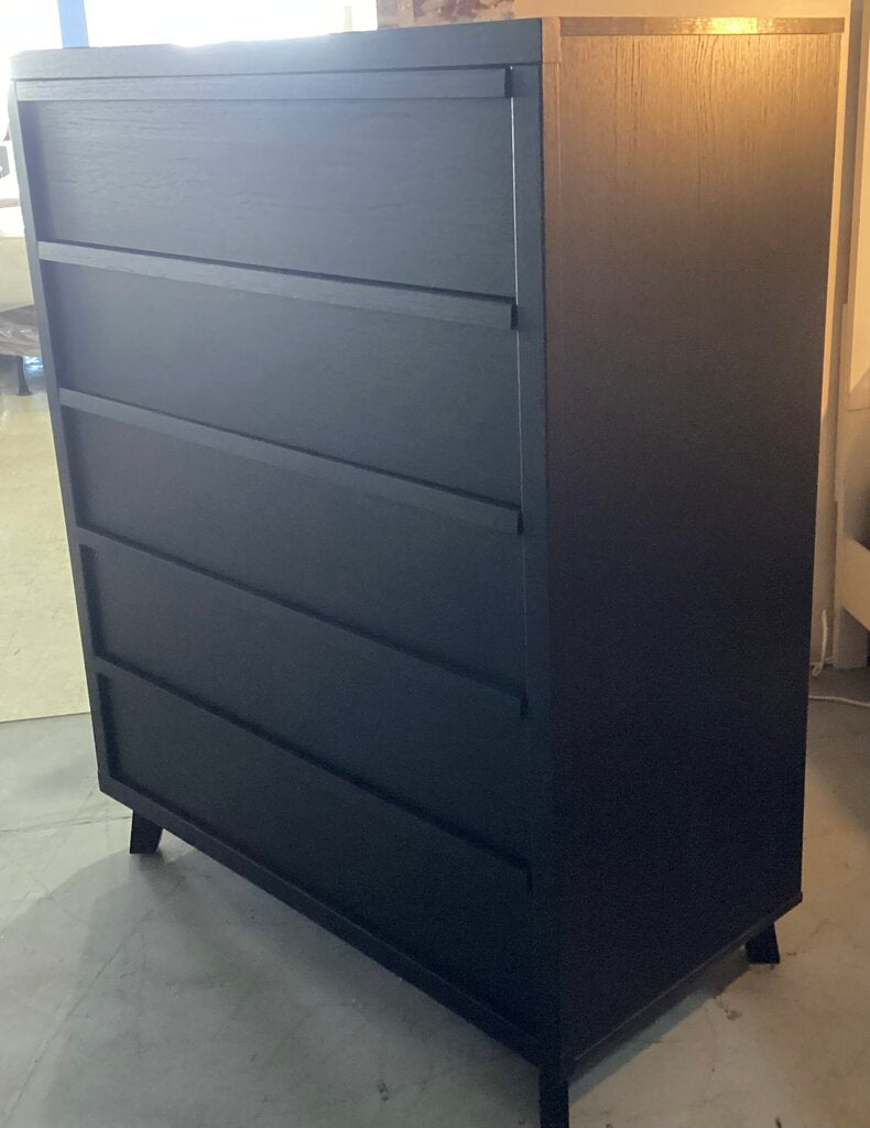 85151 Ashley Danziar 5 Drawer Chest 41x20x51