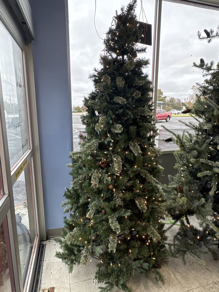 85178 - 8ft Evergreen Christmas Tree