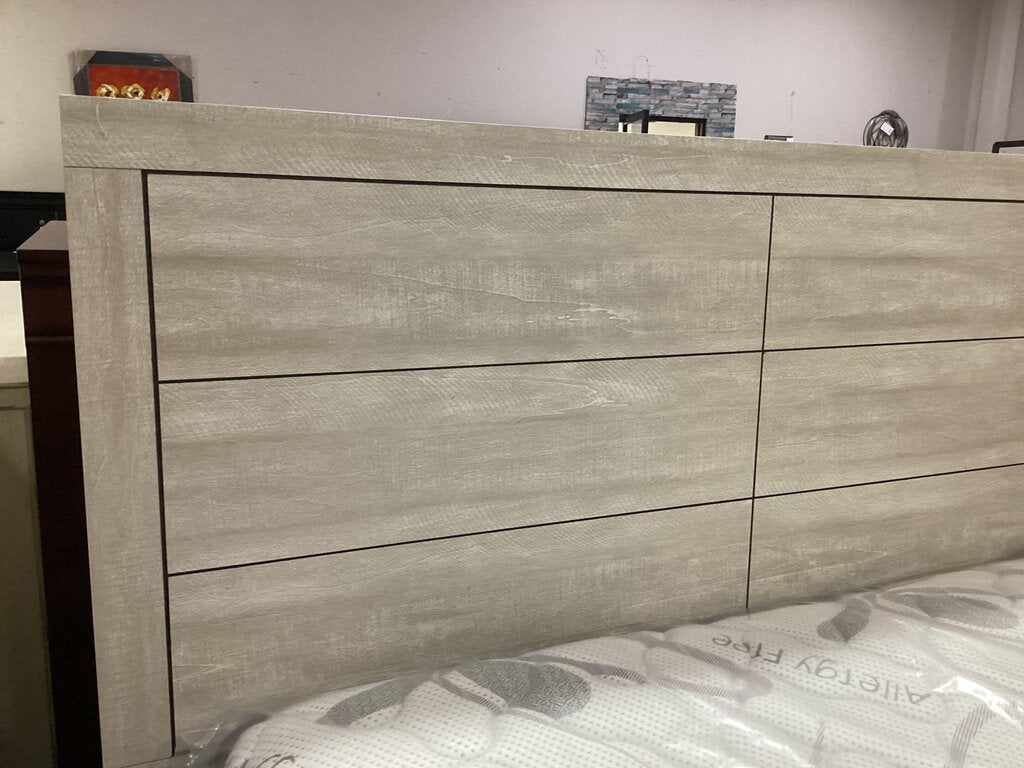 Westwind NEW Queen Bed Frame 63x83x54 (123030)