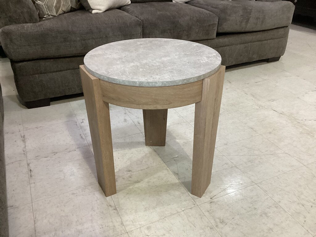 85164 - Ashley Guystone Round Side Table 21x22