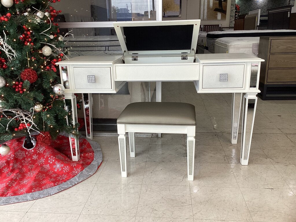 Juliet White Vanity w/Stool Set (176100)