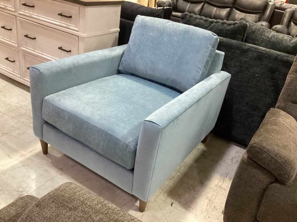 85250 - Jonathan Louis French Blue Leg Chair 36x42x36