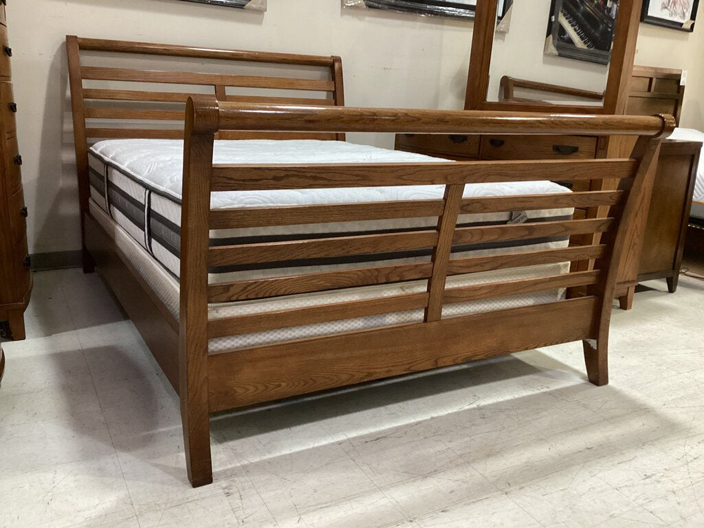 85257 - Wooden Queen Size Sleigh Bed Frame 64x98x51/40