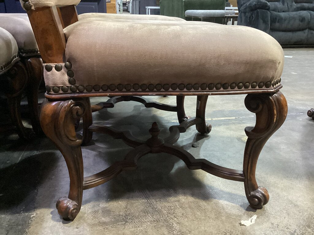 85149 - Hooker Set of 6 Upholstered Camel Back Side Chairs 24x24x48