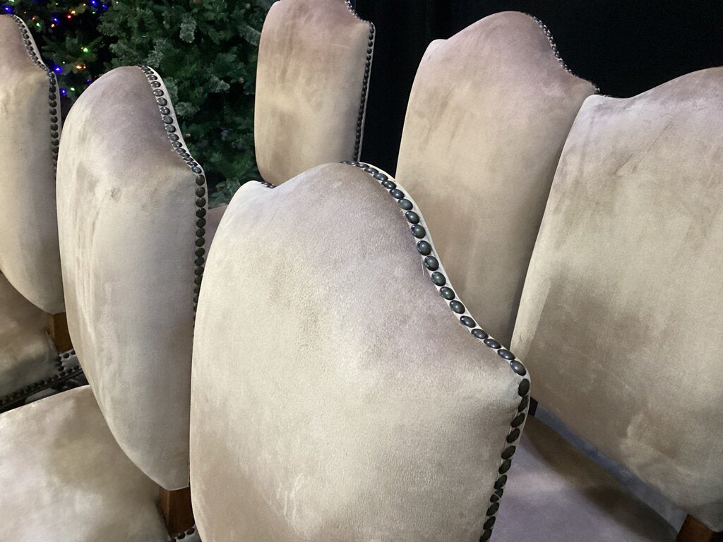 85149 - Hooker Set of 6 Upholstered Camel Back Side Chairs 24x24x48