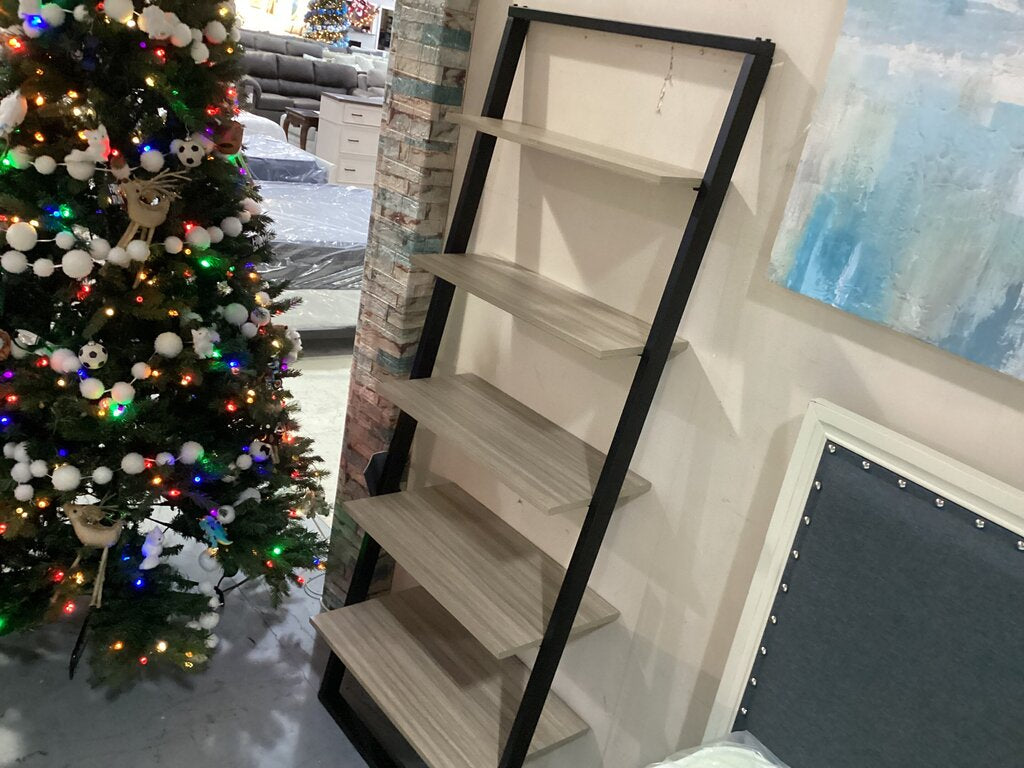 85267 Ashley Ladder Bookshelf 29x16x74