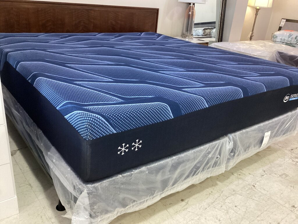 85272 Serta iSeries Hybrid King 12in Mattress