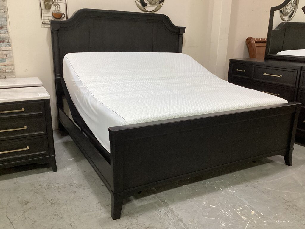 85288 - Ashley Welltern King Bed Frame w/Ease Adjustable Base 80x88x64