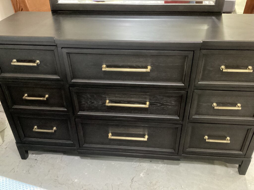 85290 - Ashley Welltern Dresser w/Mirror 66x21x39-69