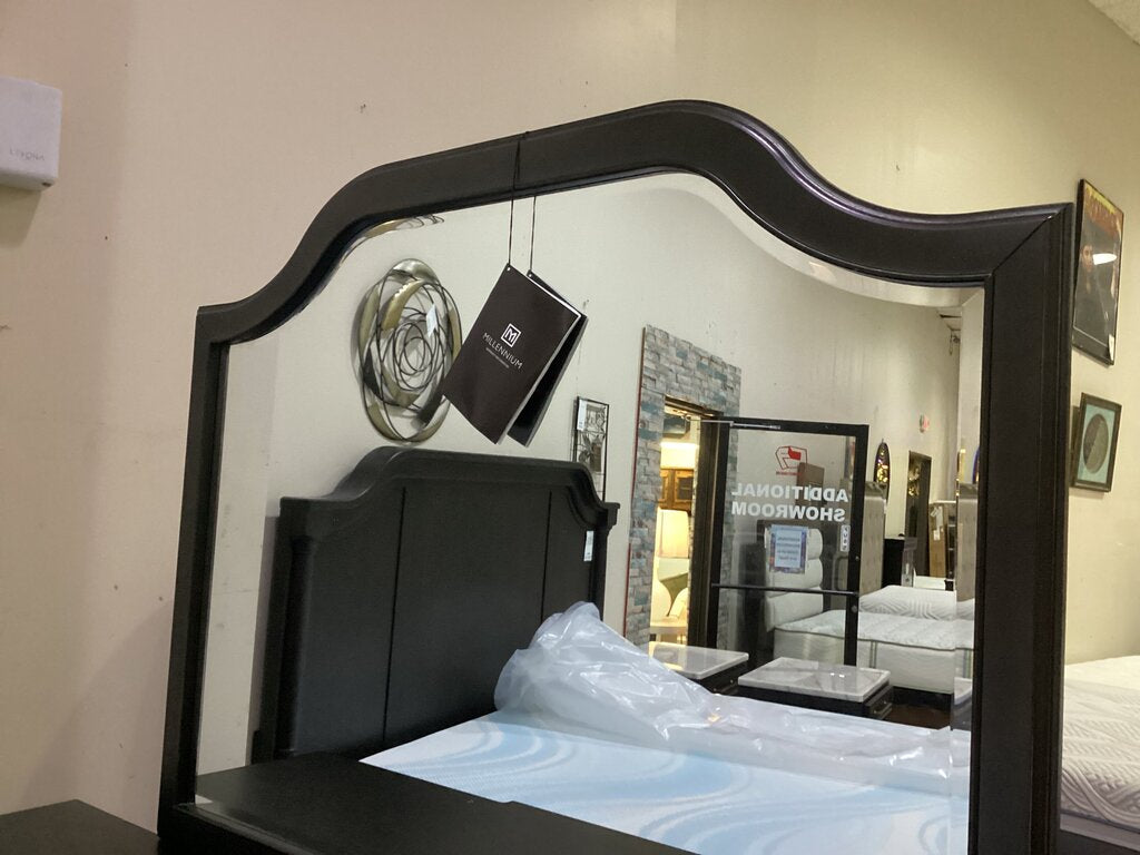 85290 - Ashley Welltern Dresser w/Mirror 66x21x39-69