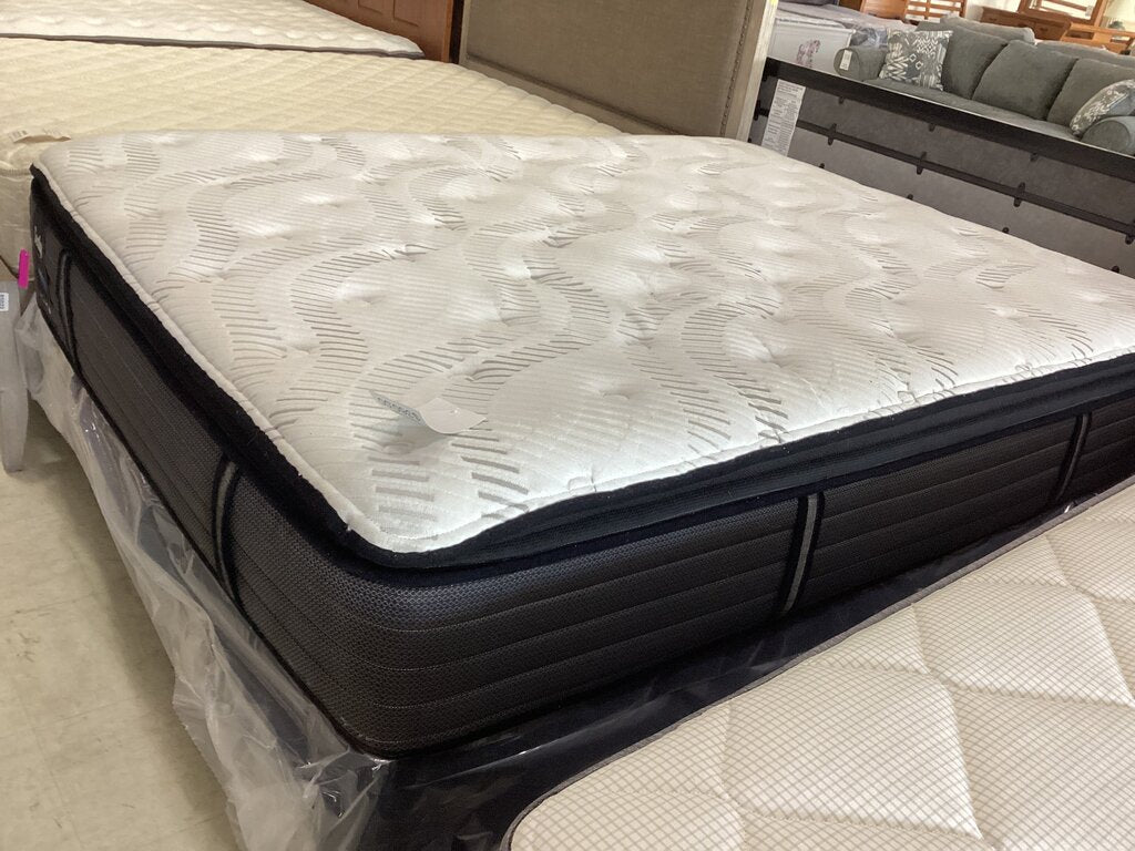 80779 - Sealy Performance Queen Mattress