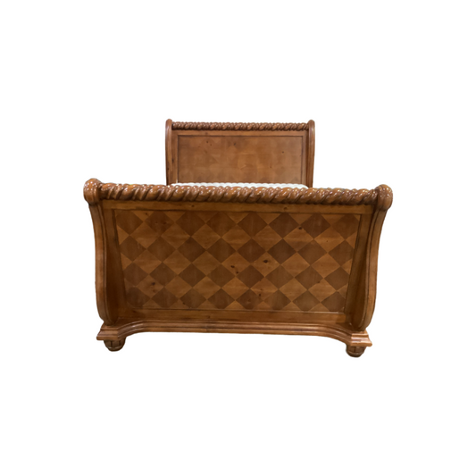 85310 Broyhill Argyle Queen Bedframe 63x97x53