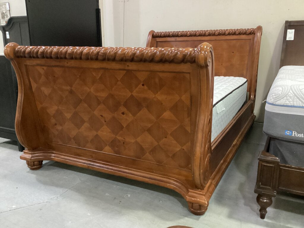 85310 Broyhill Argyle Queen Bedframe 63x97x53