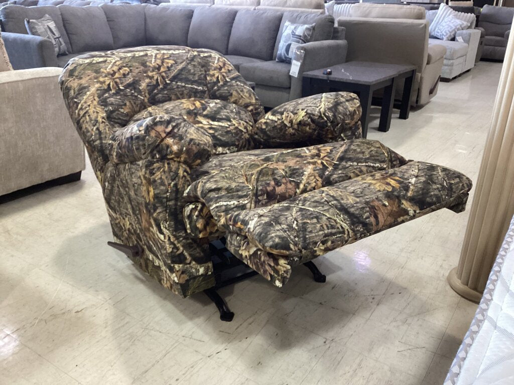 Camo NEW Rocker Recliner 38x40x42 (8500)
