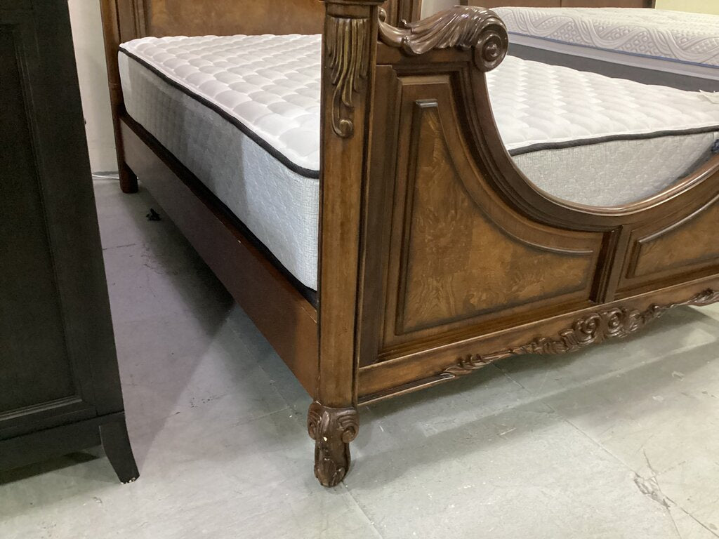 85325 - Wooden Queen Bedframe 65x89x78