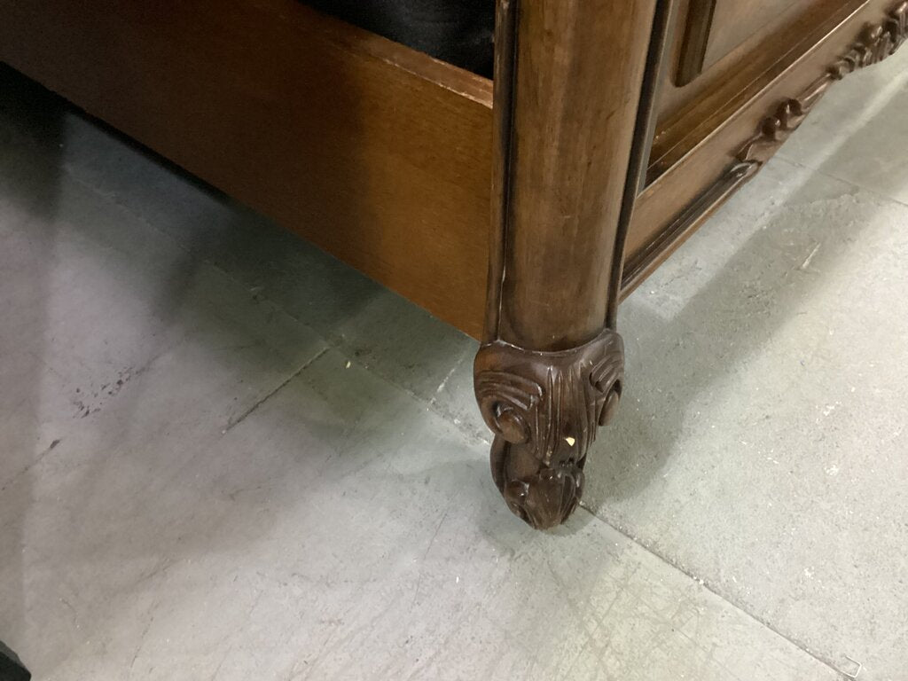 85325 - Wooden Queen Bedframe 65x89x78