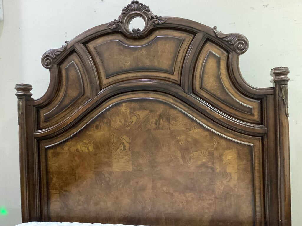 85325 - Wooden Queen Bedframe 65x89x78