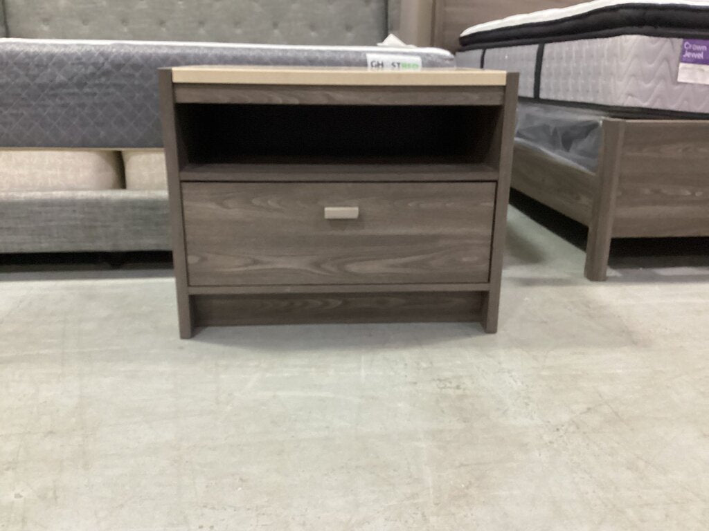 85329 - Evolution 1 Drawer Nightstand 28x16x22