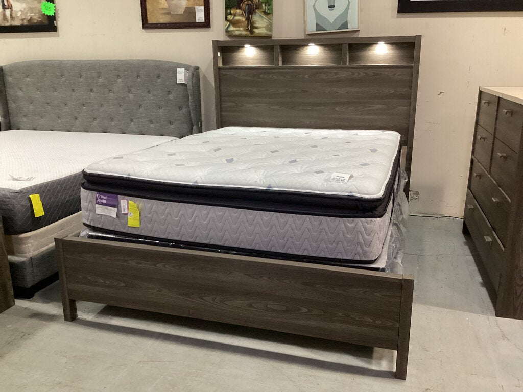 85328 - Evolution Queen Lighted Panel Bed 66x88x57