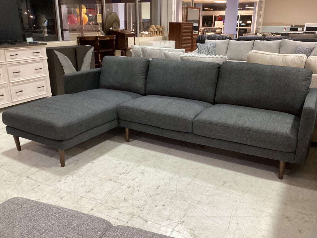 85364 - Modern Dark Gray Chaise Sectional 107x64x34