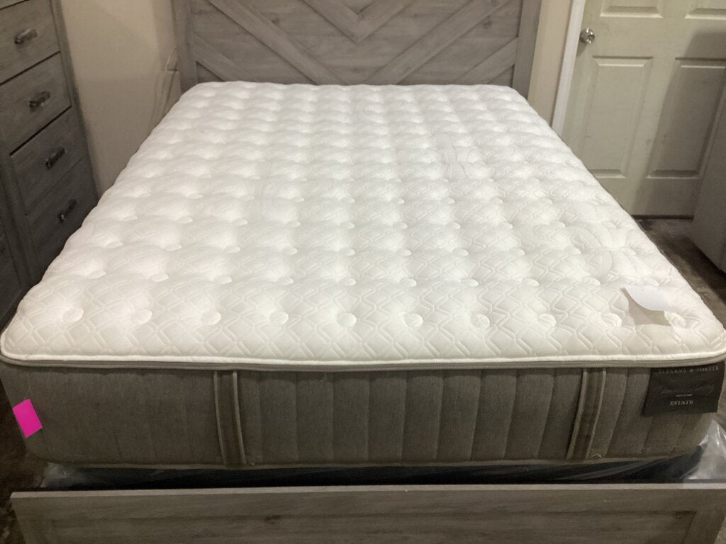 85098 - Stearns & Foster Luxury Firm Tight Top Queen Mattress
