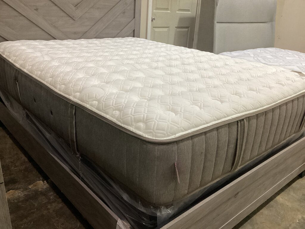 85098 - Stearns & Foster Luxury Firm Tight Top Queen Mattress