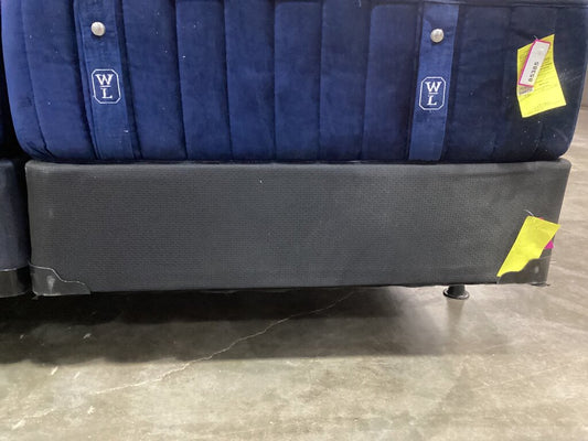 85383 - Sealy Twin XL Black Box/Foundation