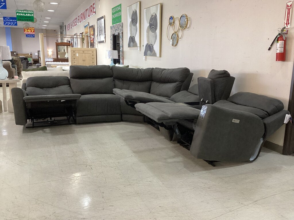 85379 - Southern Social Club Power 6pc Sectional 120x138x40