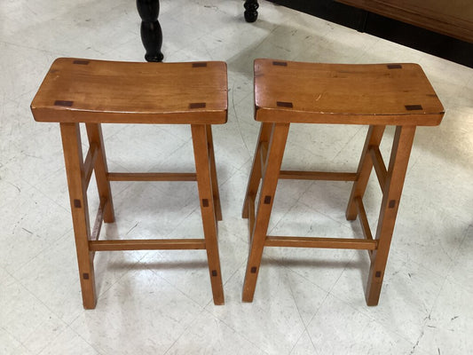 85405 - Pair of Brown Wooden Bar Height Stools 18x9x29