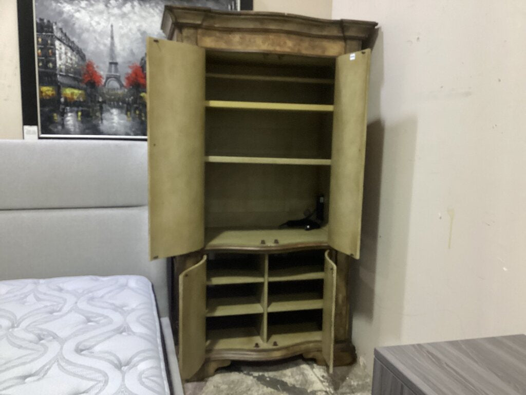 85426 - Ventian Style Decorated Serpentine Cabinet w/Multi Plug 43x29x79