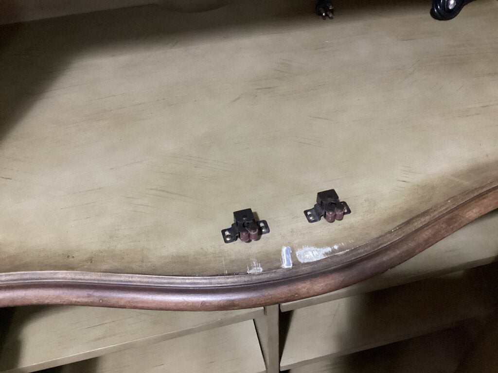 85426 - Ventian Style Decorated Serpentine Cabinet w/Multi Plug 43x29x79