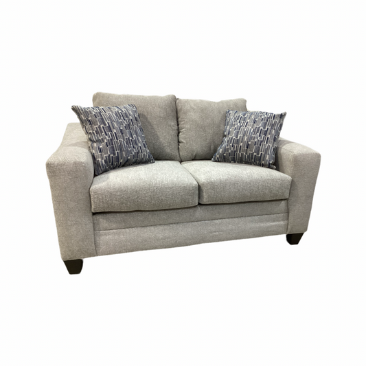 Hershey Fog NEW Loveseat 62x35x39 (4700-05L)