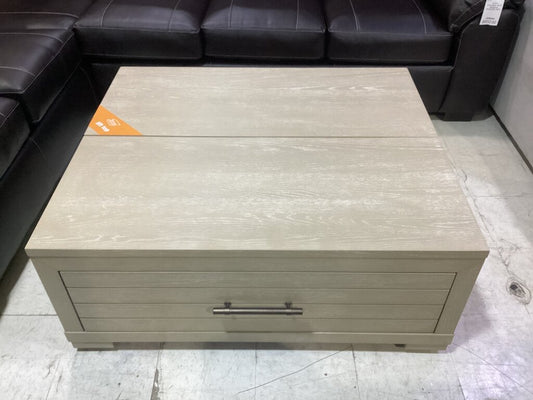 85468 Westwood Lift Top Cocktail Table 40x46x19