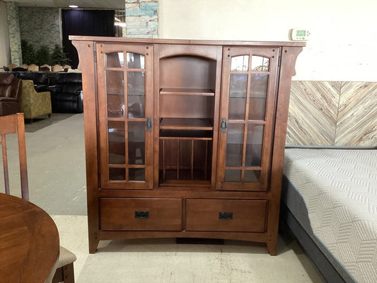 85498 Broyhill China Hutch 55x18x56