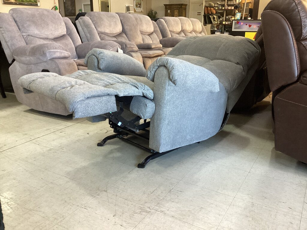 Venus Gray NEW Recliner 36x42x41 (100-37)