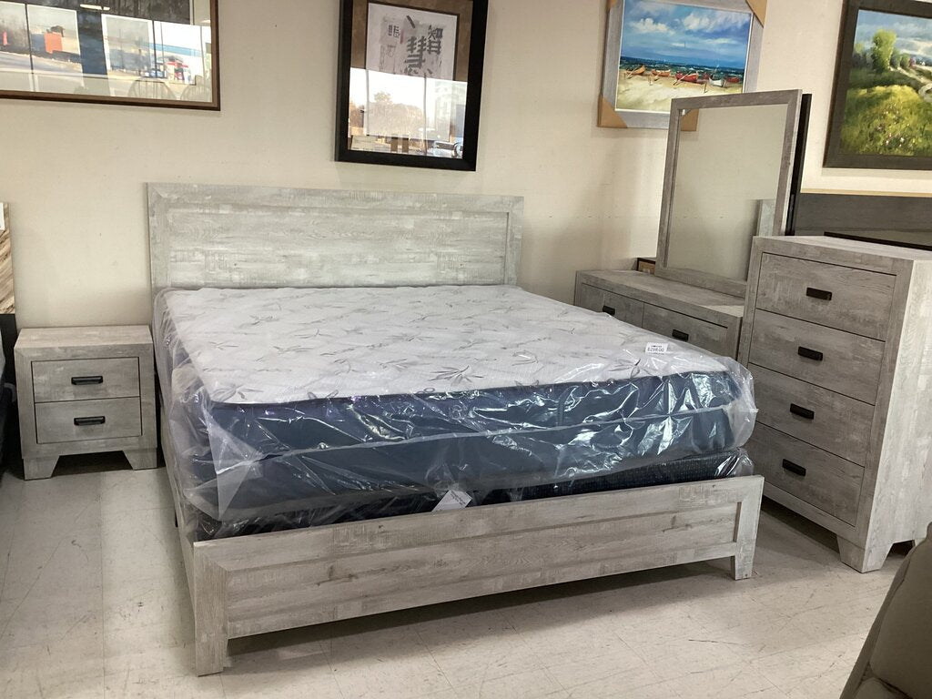 Millie White NEW King 4pc Bed Room Group (B9220-K)