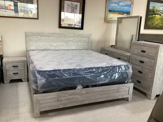 Millie White NEW King 4pc Bed Room Group (B9220-K)