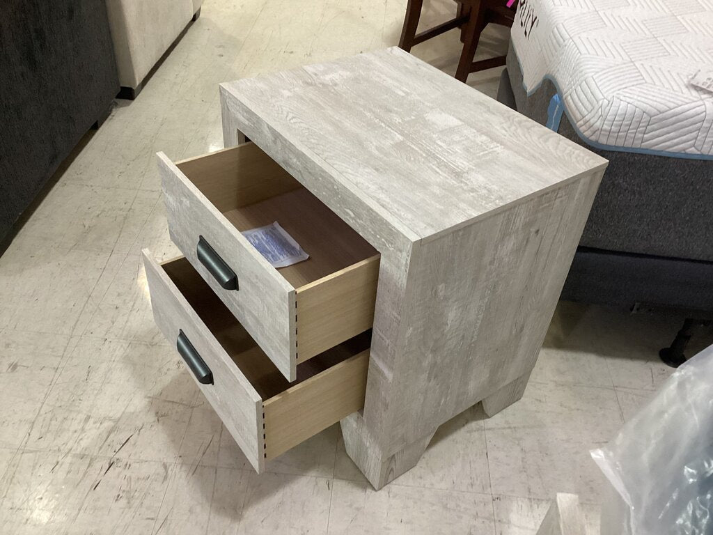 Millie NEW White Nightstand 22x16x24 (B9220-2)