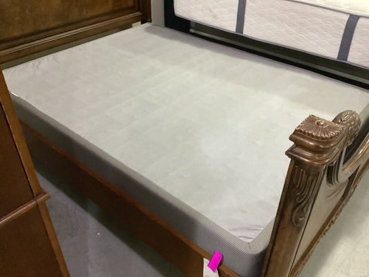 85122 - Gray Queen Box