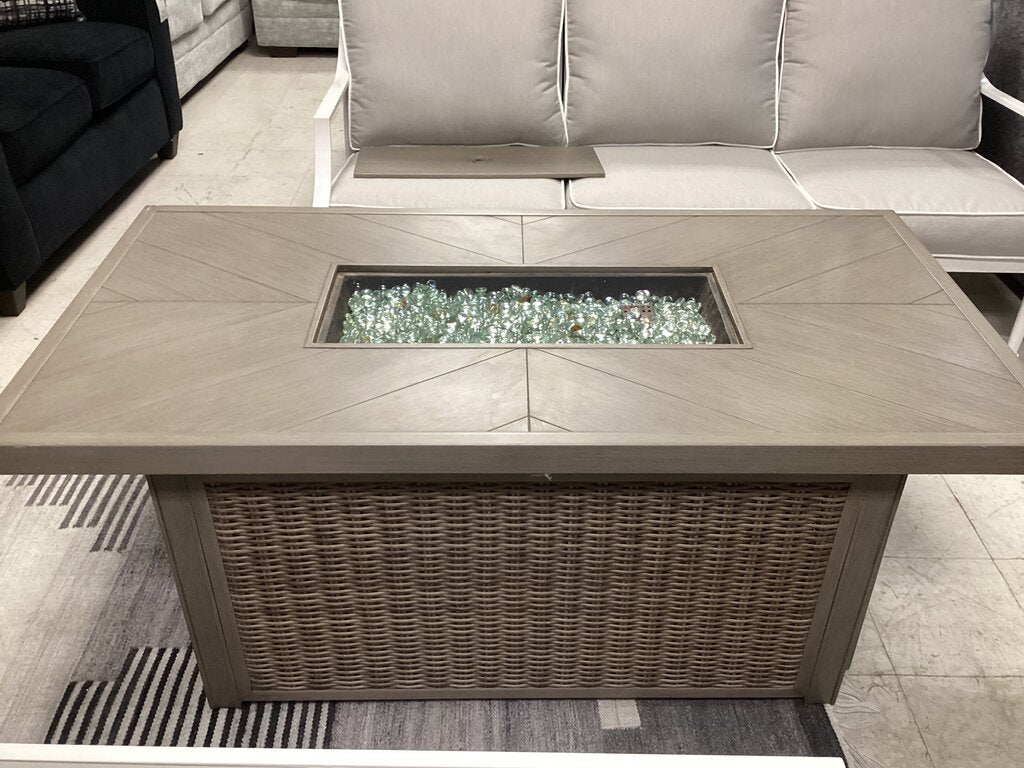 85406 - Ashley Beachcroft Propane Firepit 30x58x25