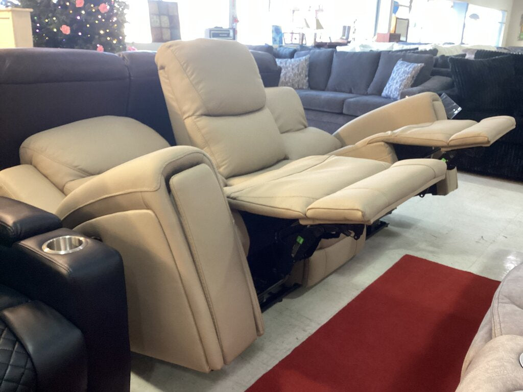 85538 - Boulevard Blanca Zero Gravity Power Sofa 86x41x43