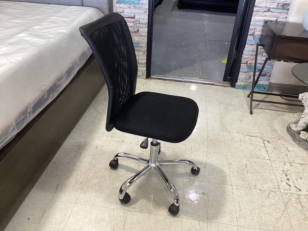 85551 Black Rolling Task Chair 17x16x38
