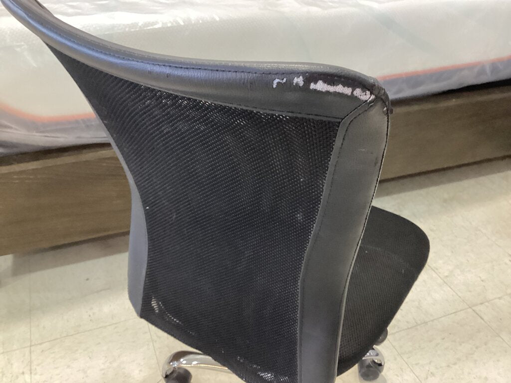 85551 Black Rolling Task Chair 17x16x38