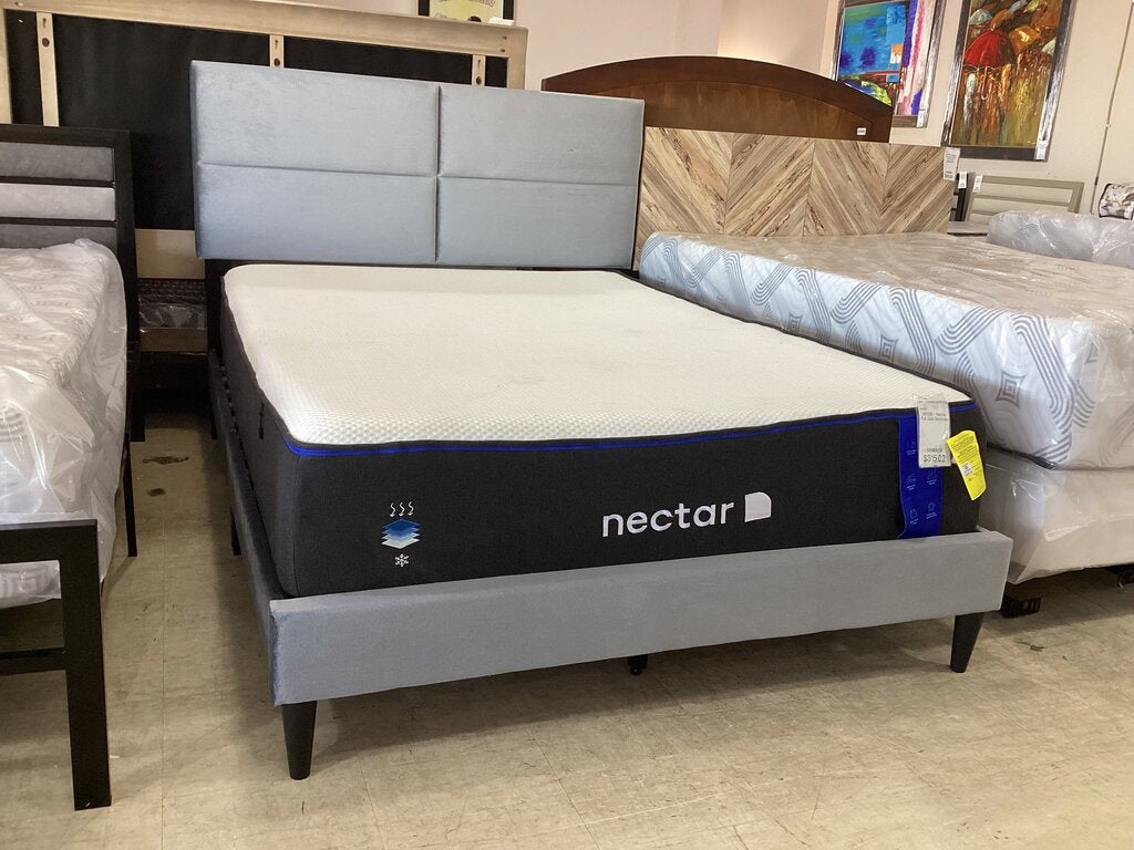 Silver Upholstered Full Platform Bedframe 57x80x47 (CFS9426-F)