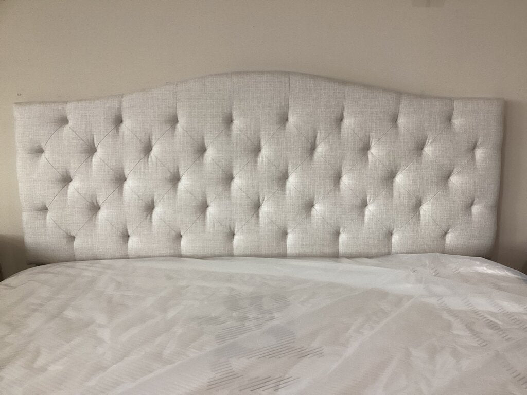 Diamond Tufted NEW King Platform Bed Frame 78x84x56 (CF9261)