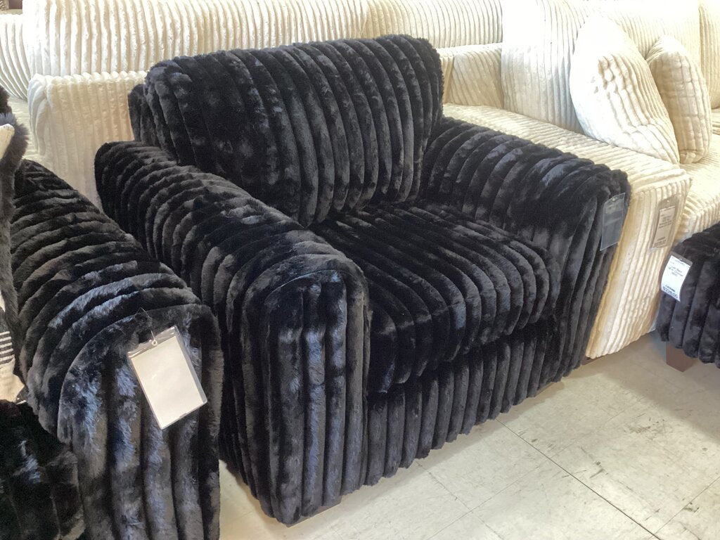 Lush Black NEW Chair 46x38x36 (7601)