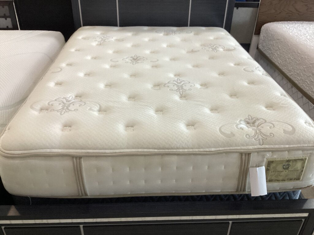 85534 - Stearns & Foster Queen Mattress