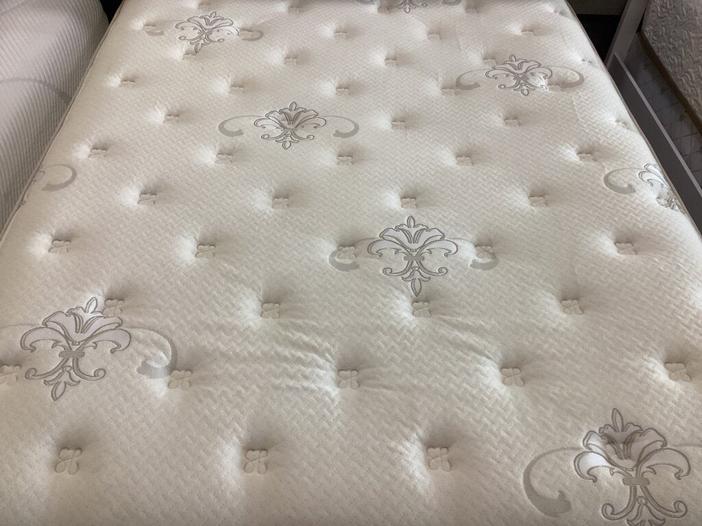 85534 - Stearns & Foster Queen Mattress
