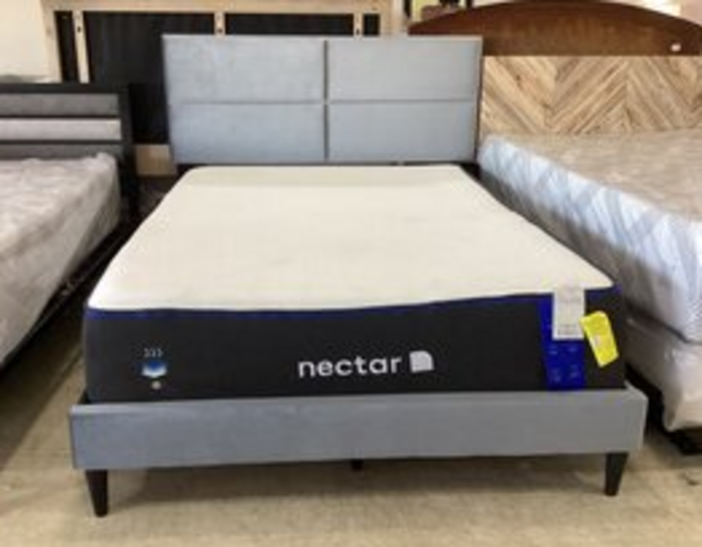 Silver Upholstered NEW Queen Platform Bedframe 63x84x44 (CFS9426-Q)