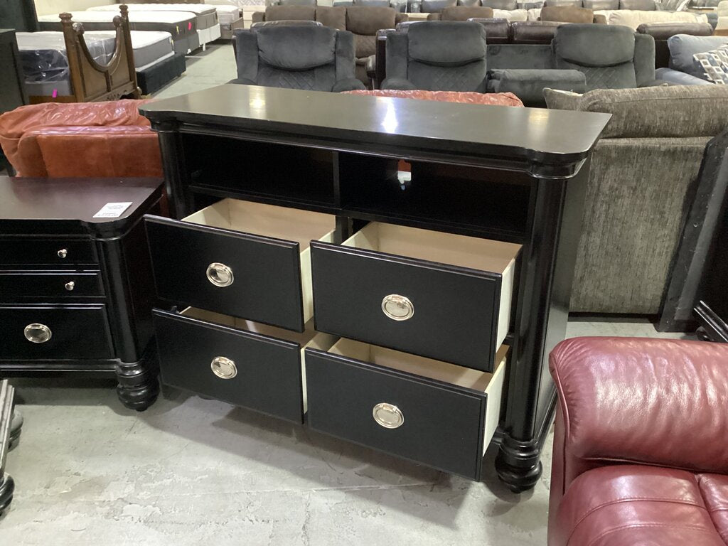85561 - Klaussner Media Chest 50x19x40
